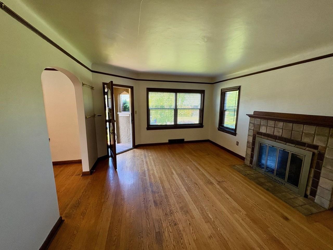8028 Jones Ave Nw - Photo 3 of 14