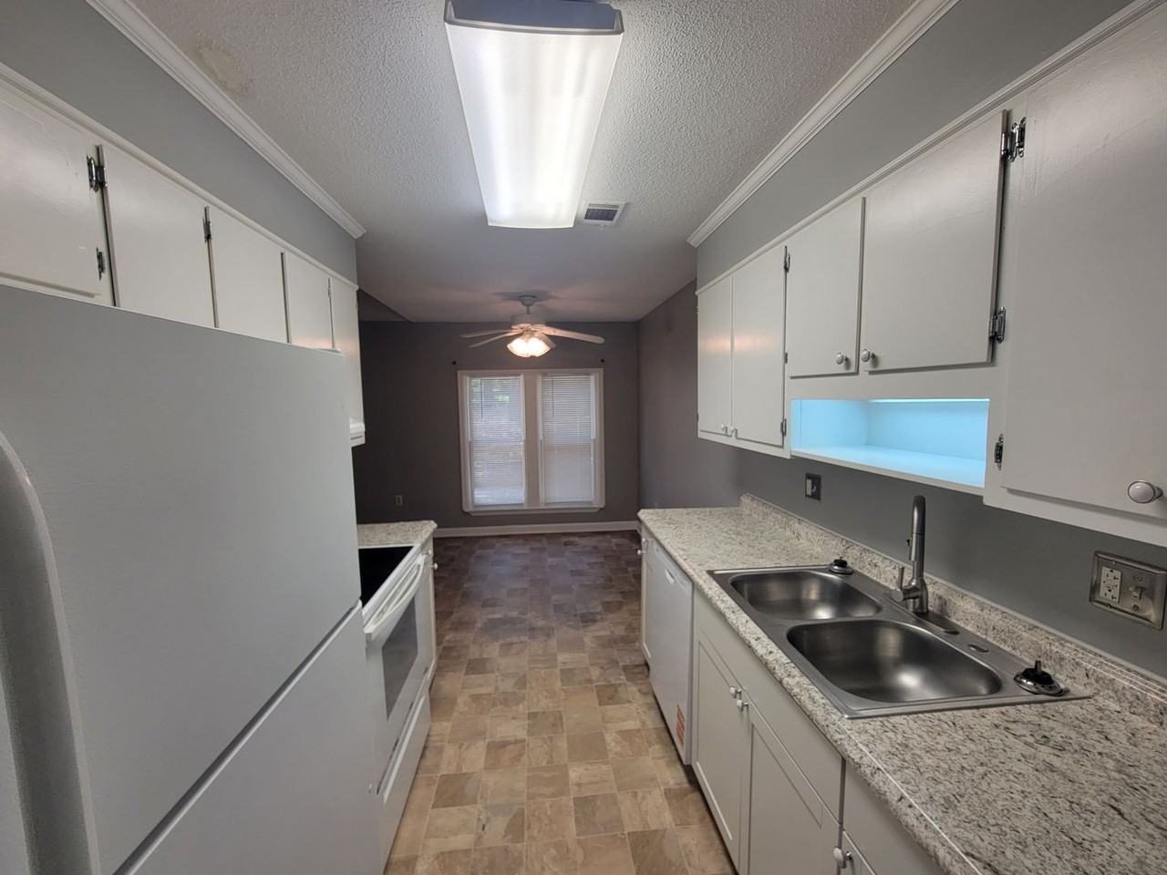 3528 Woodlake Rd - Photo 4 of 18