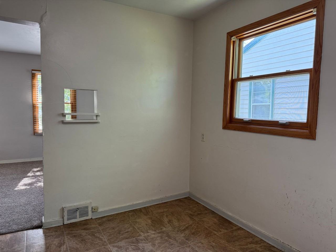 1426 11th St N - Photo 4 of 15