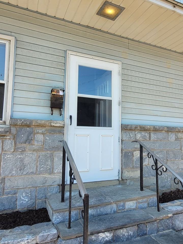 833 Mifflin St - Photo 2 of 11