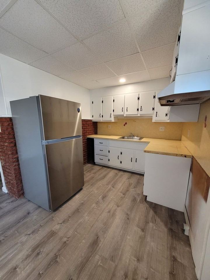 833 Mifflin St - Photo 3 of 11