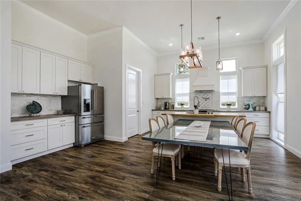 1122 Maine Ave - Photo 4 of 16