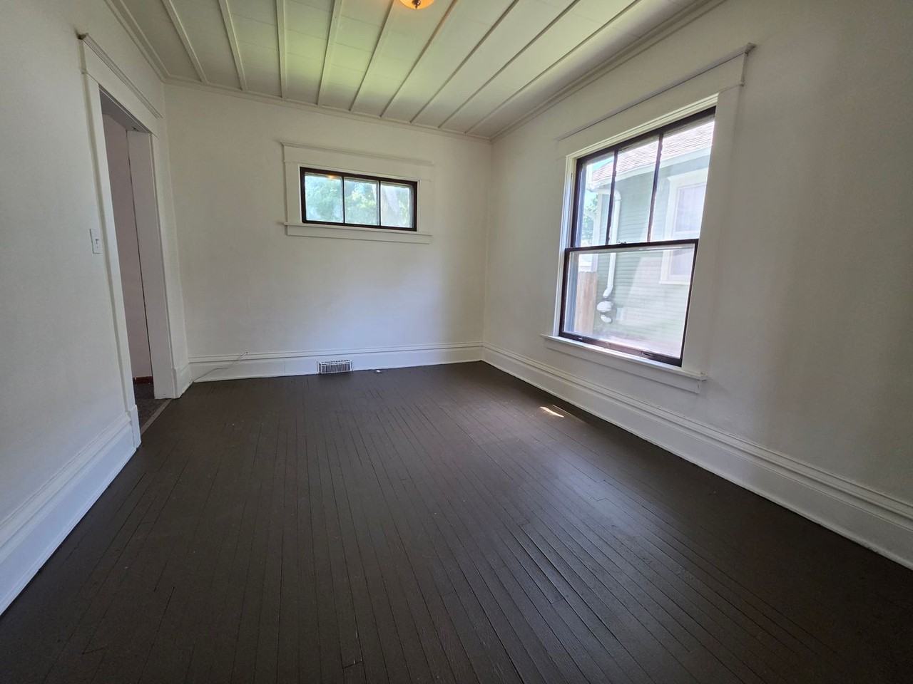 1804 6th Ave Se - Photo 5 of 10