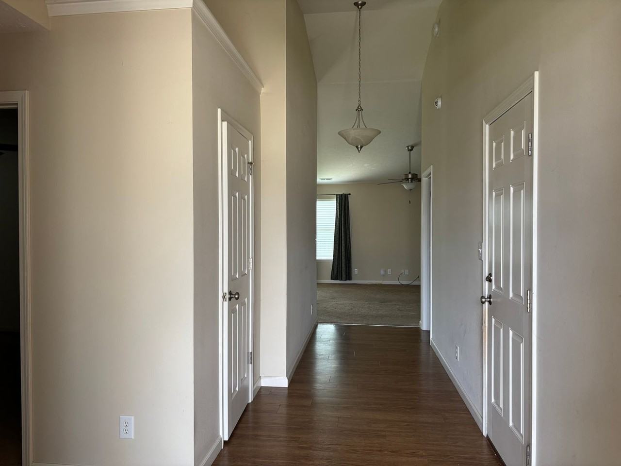 2915 Dillon Dr - Photo 2 of 13