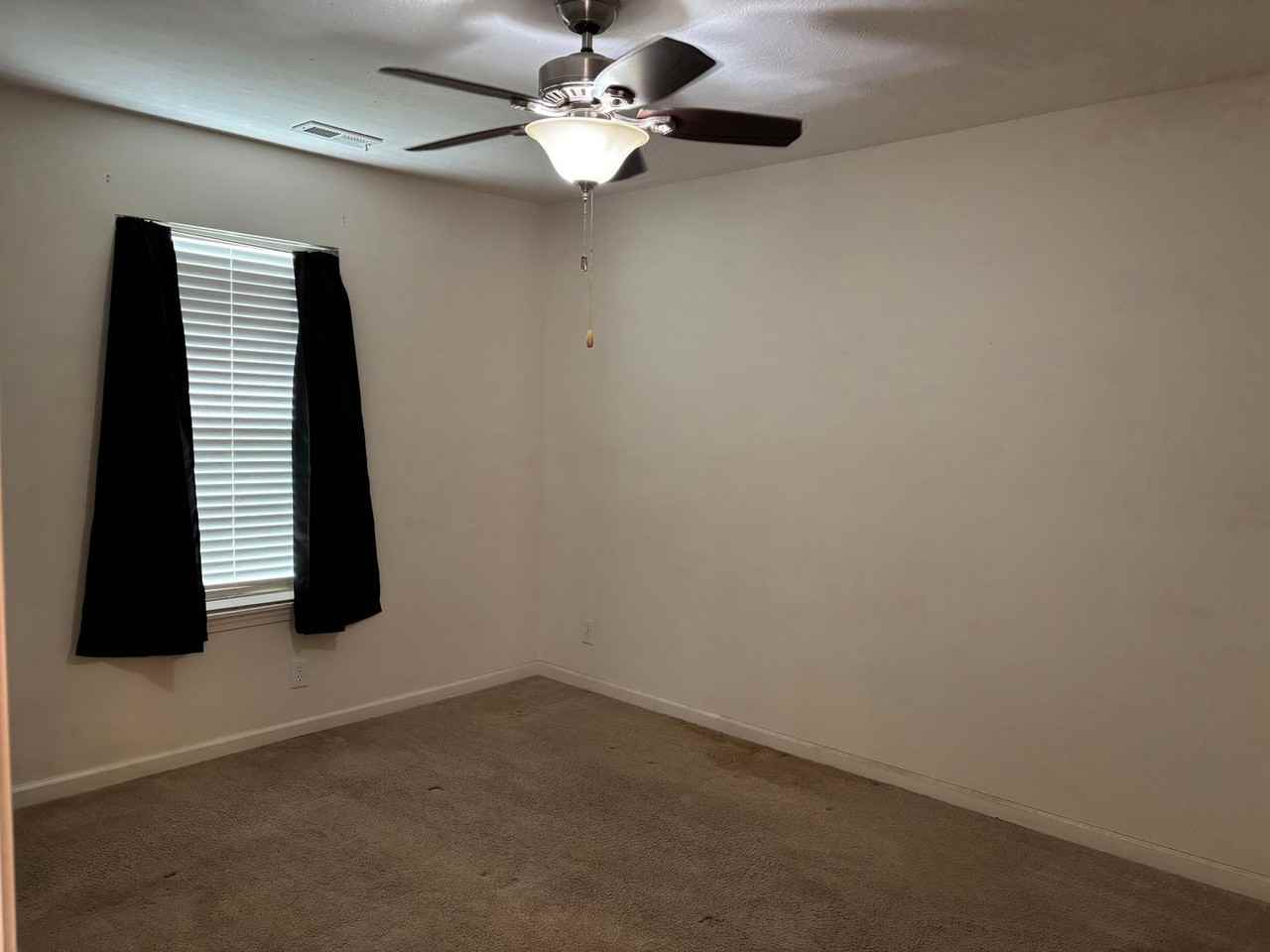 2915 Dillon Dr - Photo 3 of 13
