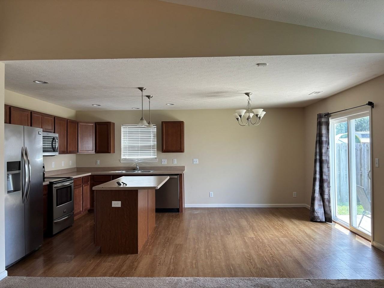 2915 Dillon Dr - Photo 6 of 13