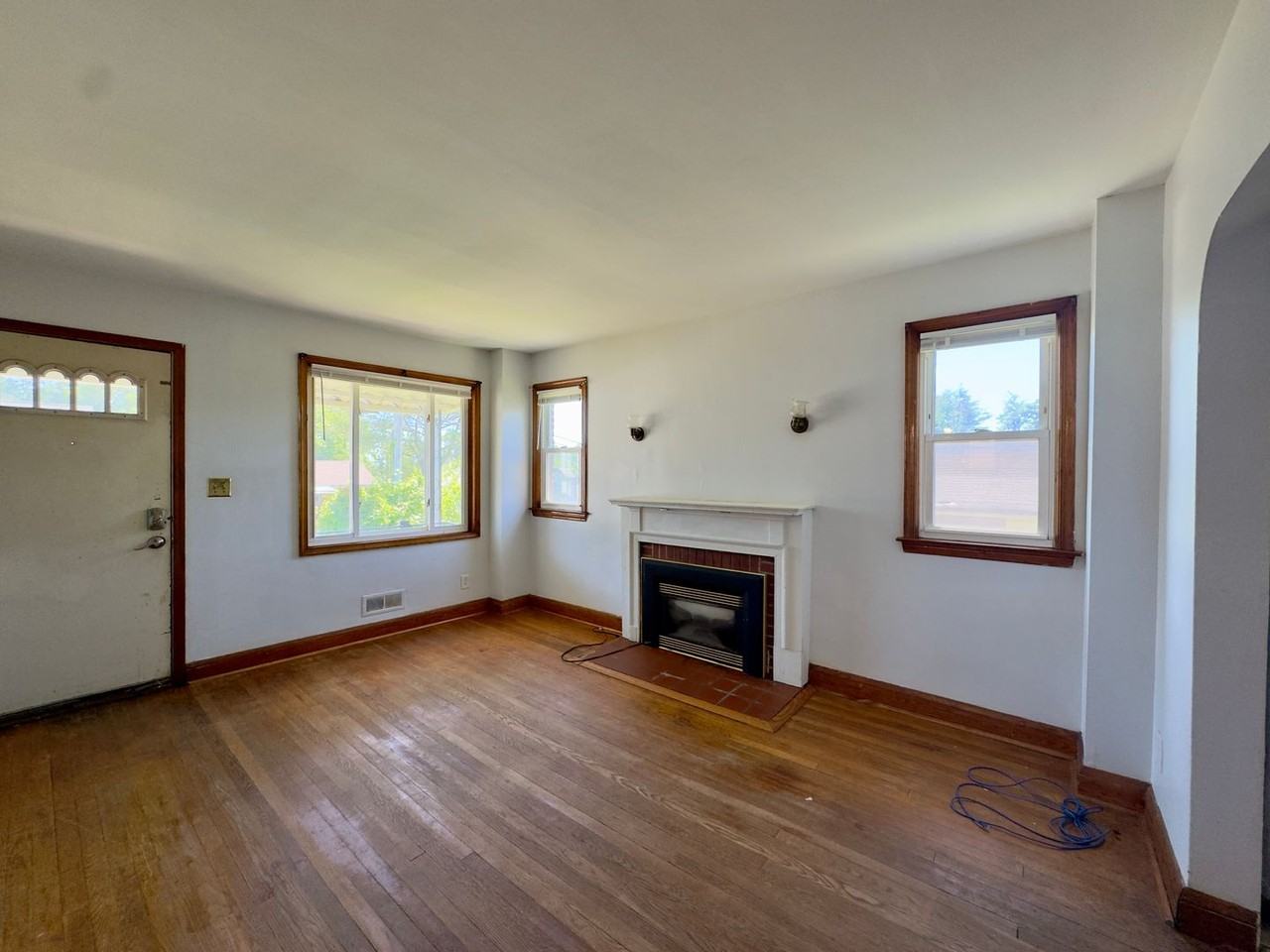 7906 Hillendale Rd - Photo 2 of 25