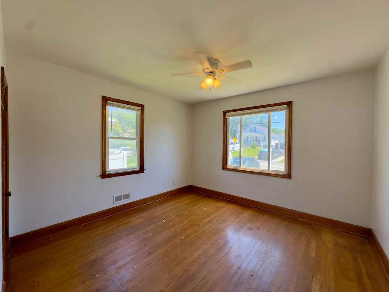 7906 Hillendale Rd - Photo 6 of 25