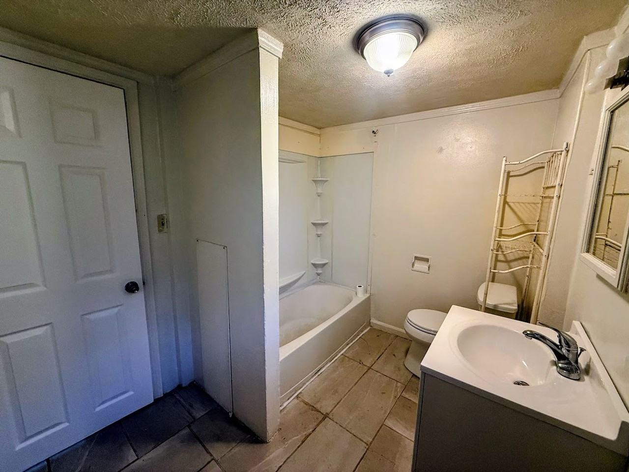 1055 Beardsley St - Photo 6 of 11