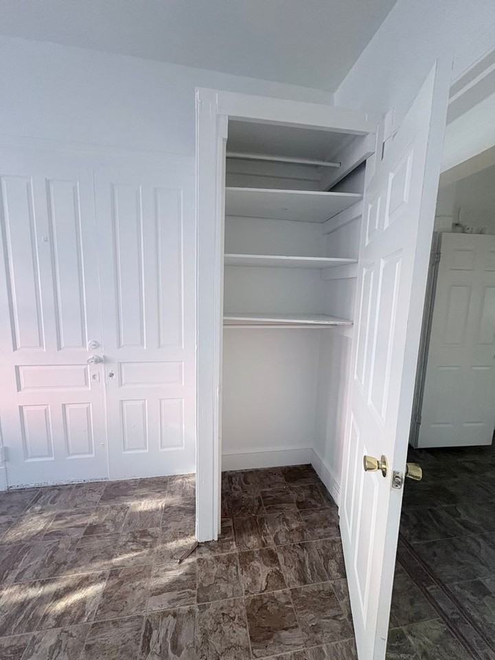 207 S Pine St #1 - Photo 5 of 9