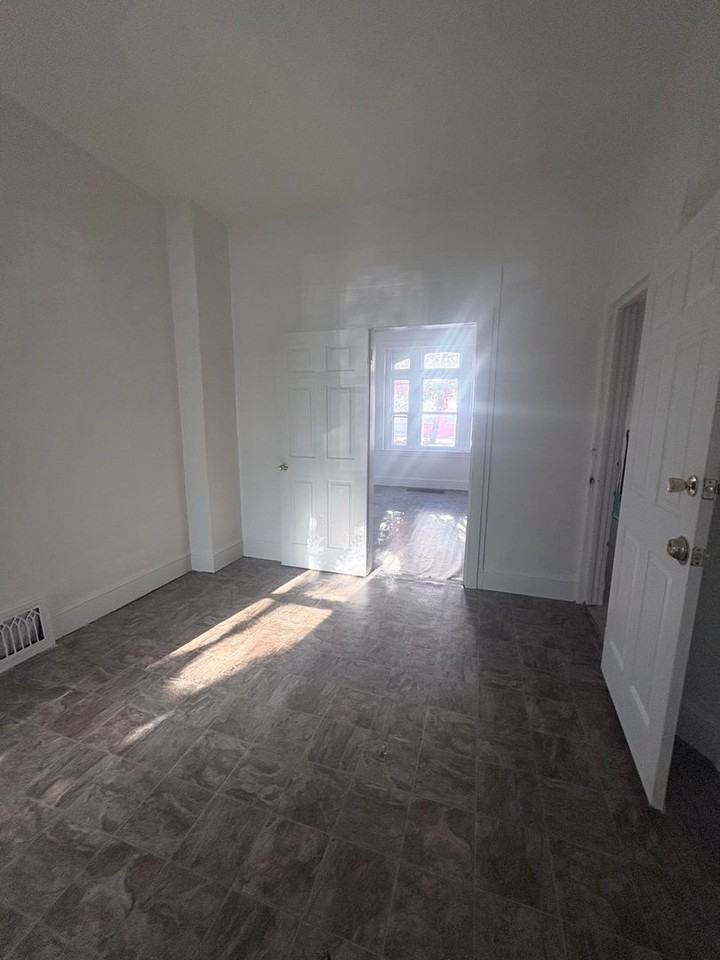 207 S Pine St #1 - Photo 6 of 9
