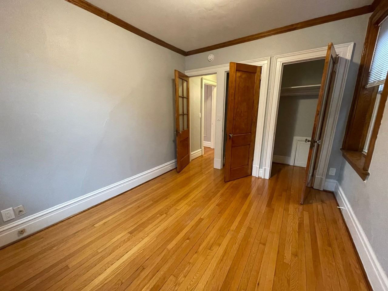 49 S Lake Ave #12 - Photo 3 of 15