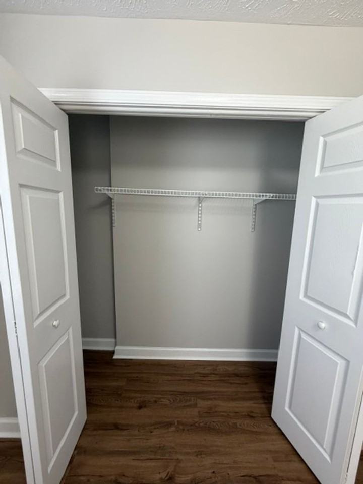 536 Linwood Ave - Photo 4 of 12