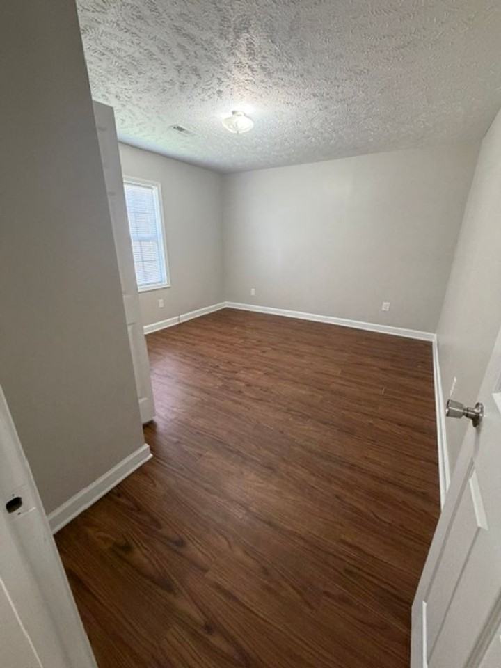 536 Linwood Ave - Photo 7 of 12