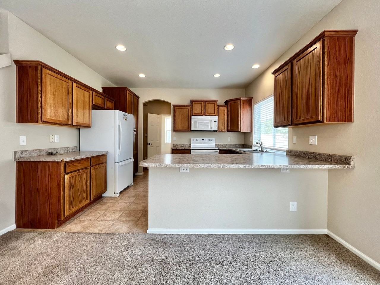 3913 Hunterwood Ln - Photo 3 of 27