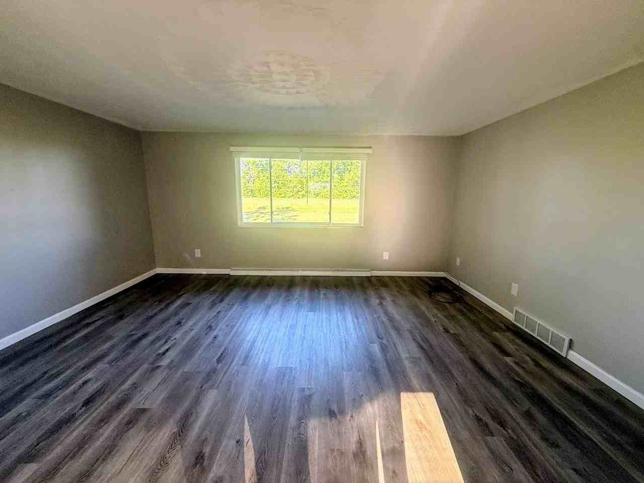 5224 S Main St - Photo 6 of 13