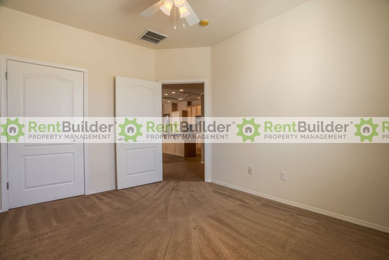 1027 Desert Willow Ct - Photo 2 of 24