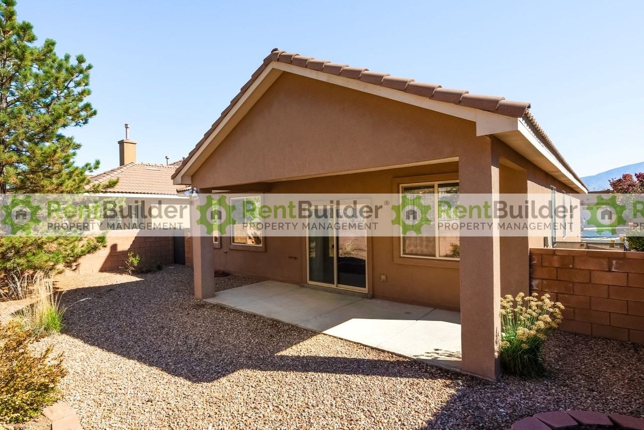 1027 Desert Willow Ct - Photo 5 of 24
