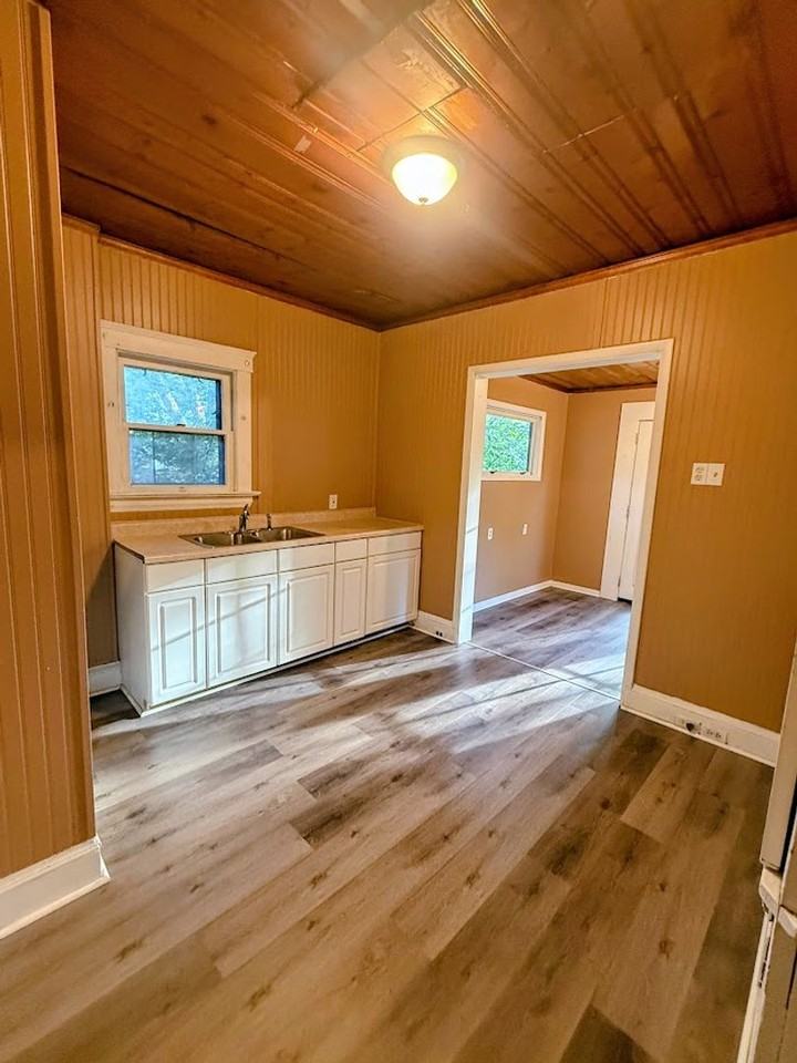 638 Merton Ave - Photo 7 of 14