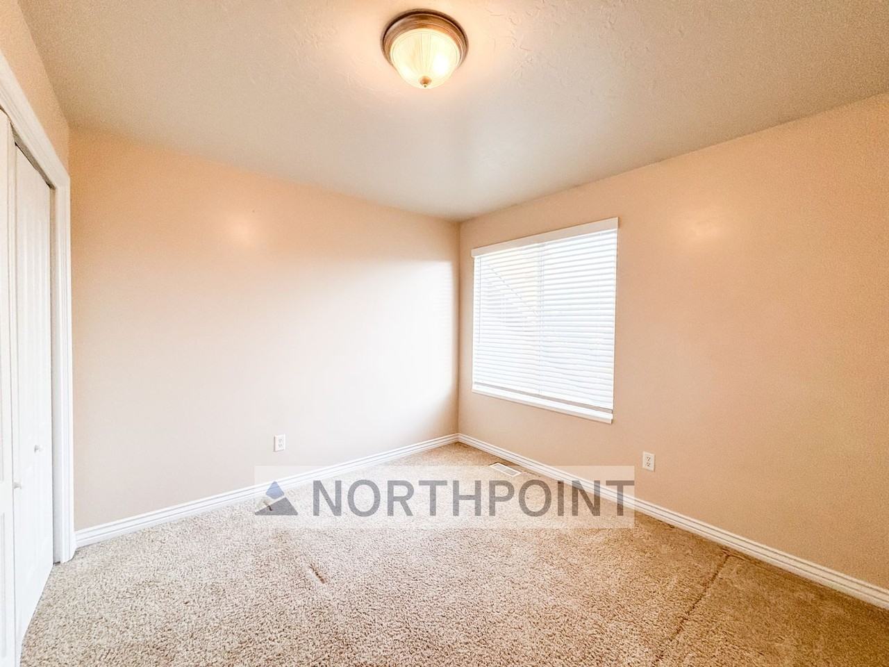 3117 W 450 N - Photo 6 of 15