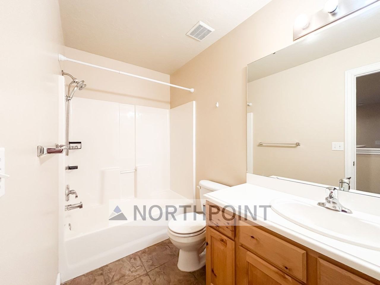 3117 W 450 N - Photo 7 of 15