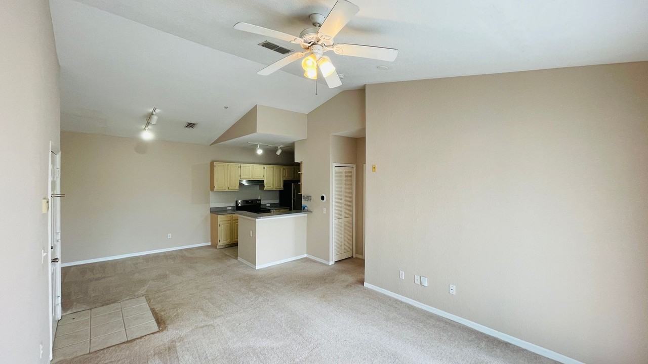 2718 Maitland Crossing Way #303 - Photo 4 of 20
