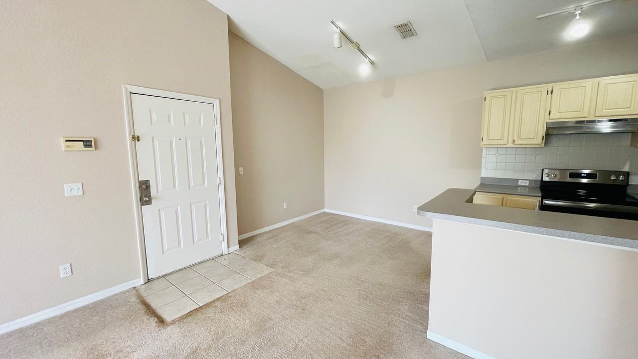 2718 Maitland Crossing Way #303 - Photo 5 of 20