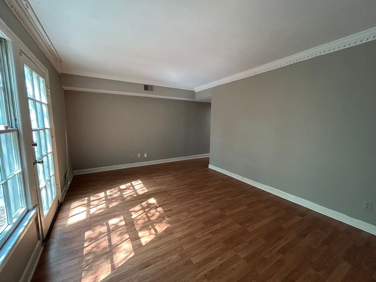 640 Rugby Row Apt A - Photo 5 of 12