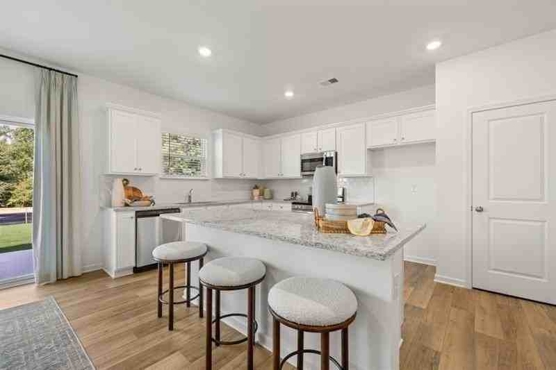 465 Madison Lakeview Dr - Photo 7 of 50