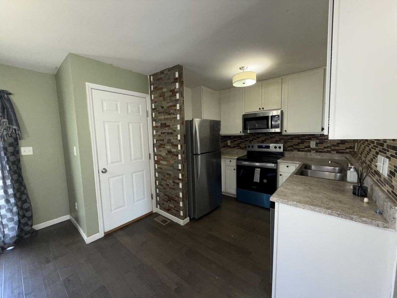 1835 Basston Dr - Photo 7 of 26