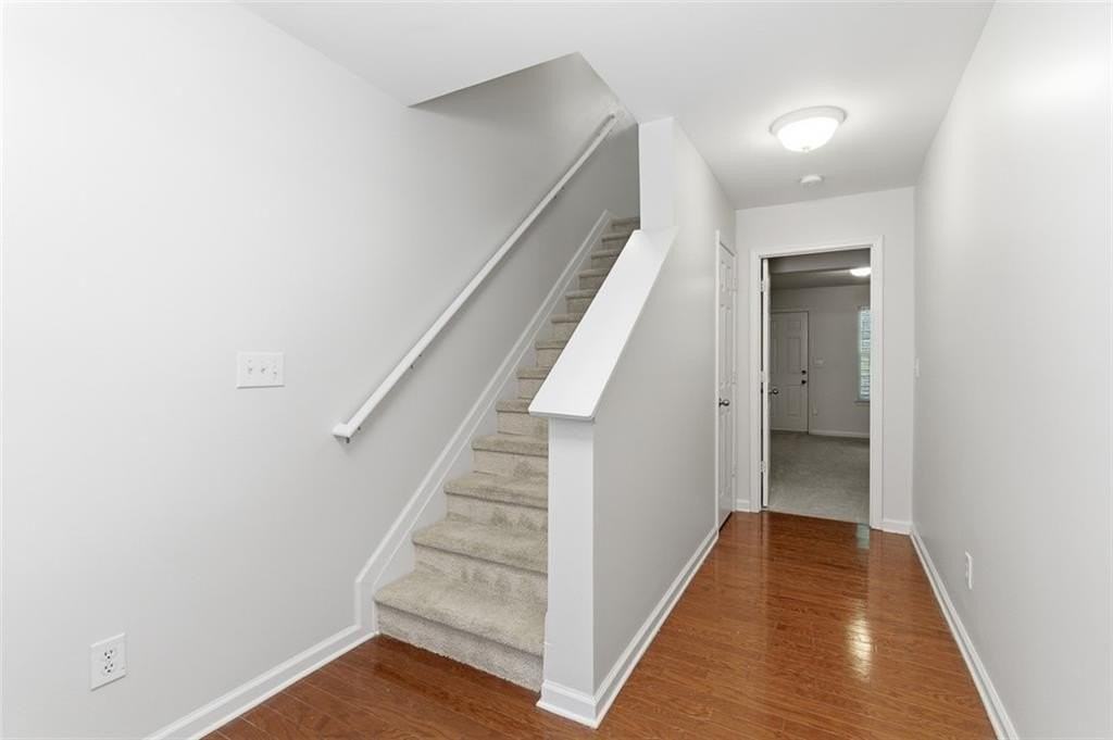 6710 Stoneleigh Way - Photo 3 of 34