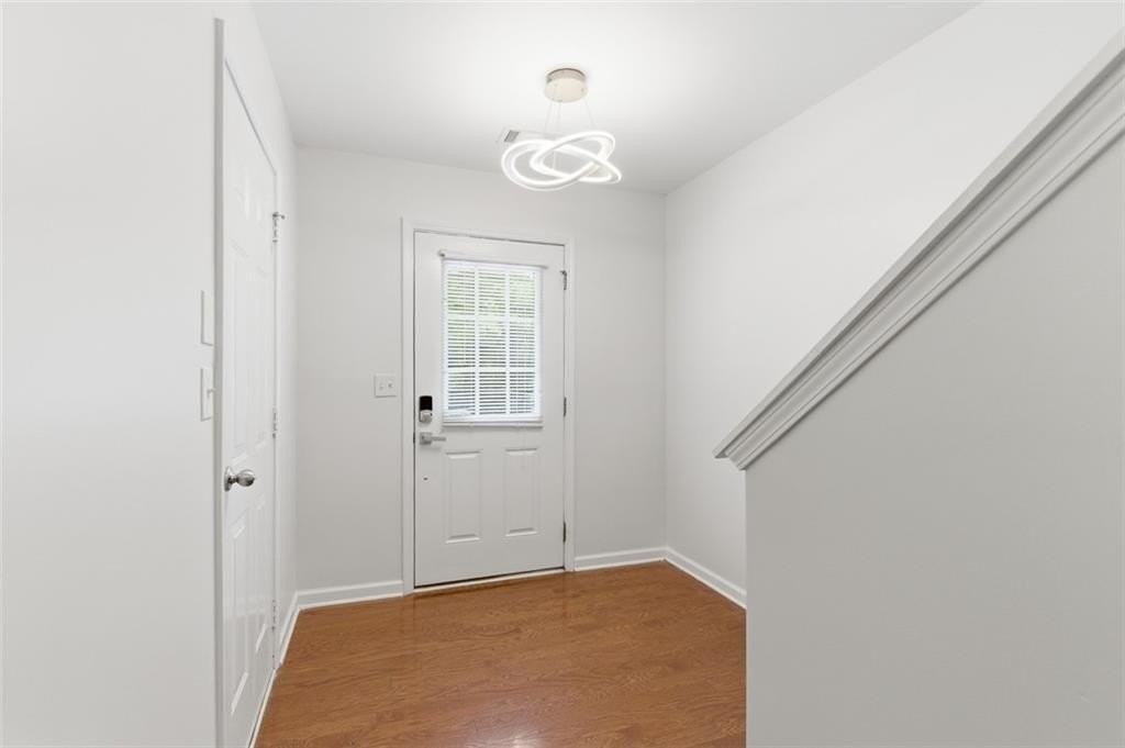 6710 Stoneleigh Way - Photo 4 of 34