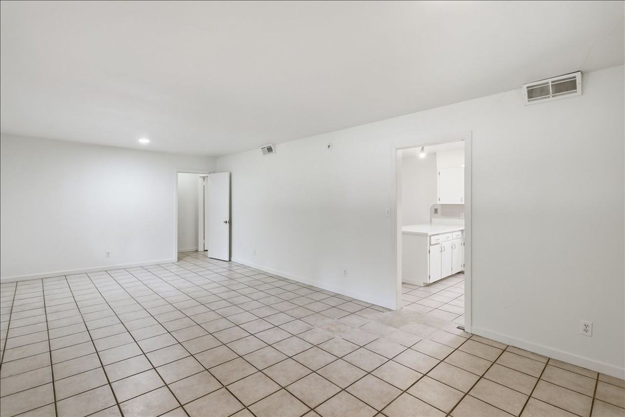 1632 Winchester St - Photo 5 of 25