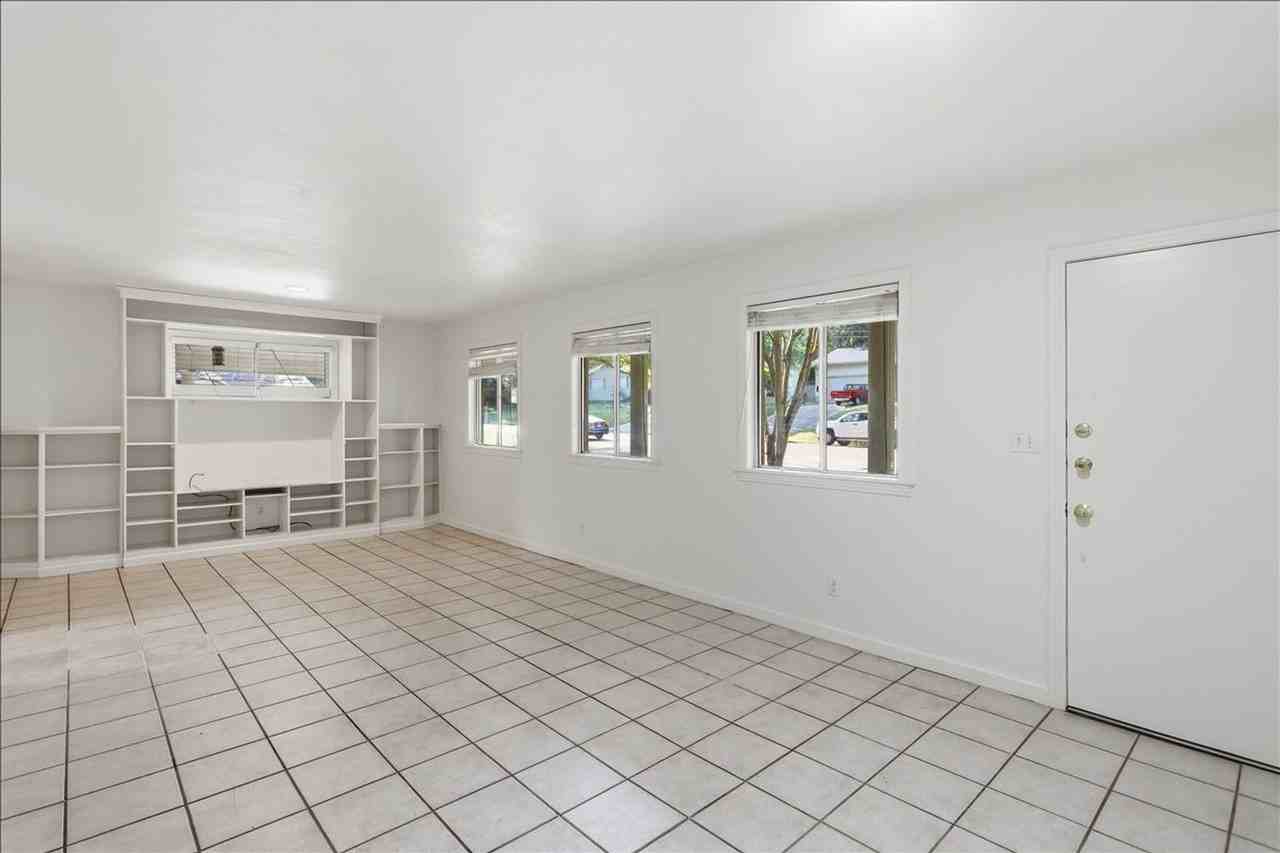 1632 Winchester St - Photo 7 of 25