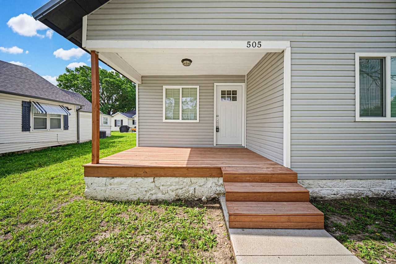 505 W 12th St - Photo 2 of 2