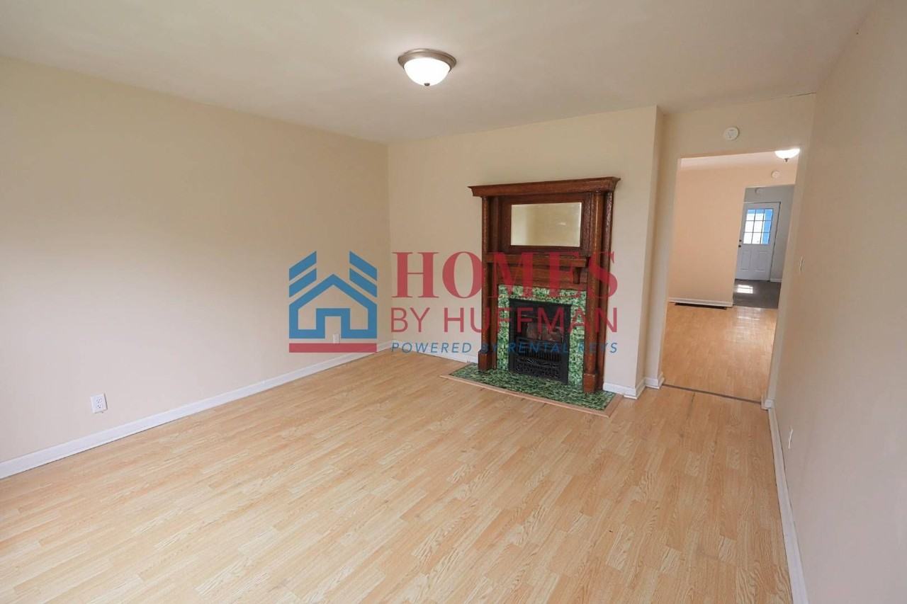 1319 Uhlhorn St - Photo 5 of 24