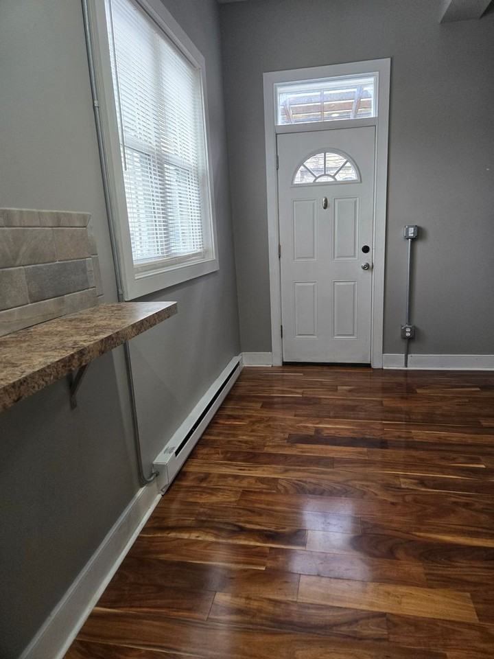 225 N 12th St - Photo 4 of 12