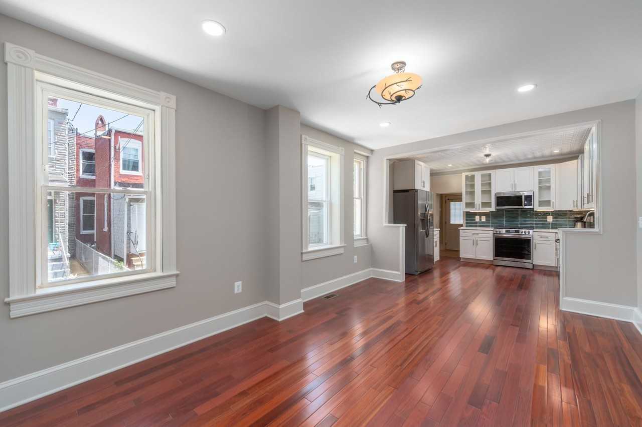 801 W 35th St - Photo 6 of 23