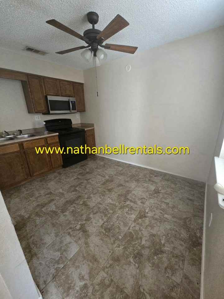 1665 Ballard Dr - Photo 2 of 6