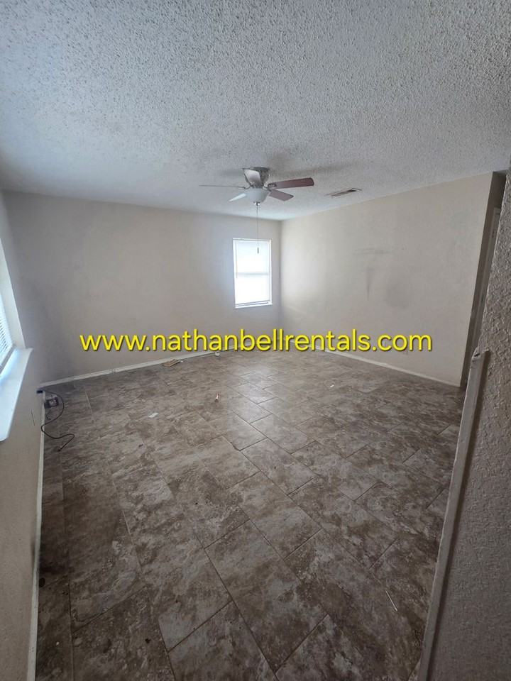 1665 Ballard Dr - Photo 3 of 6