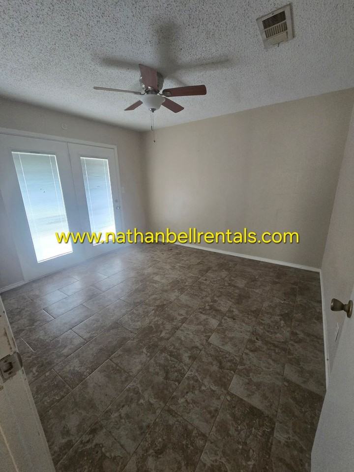 1665 Ballard Dr - Photo 4 of 6