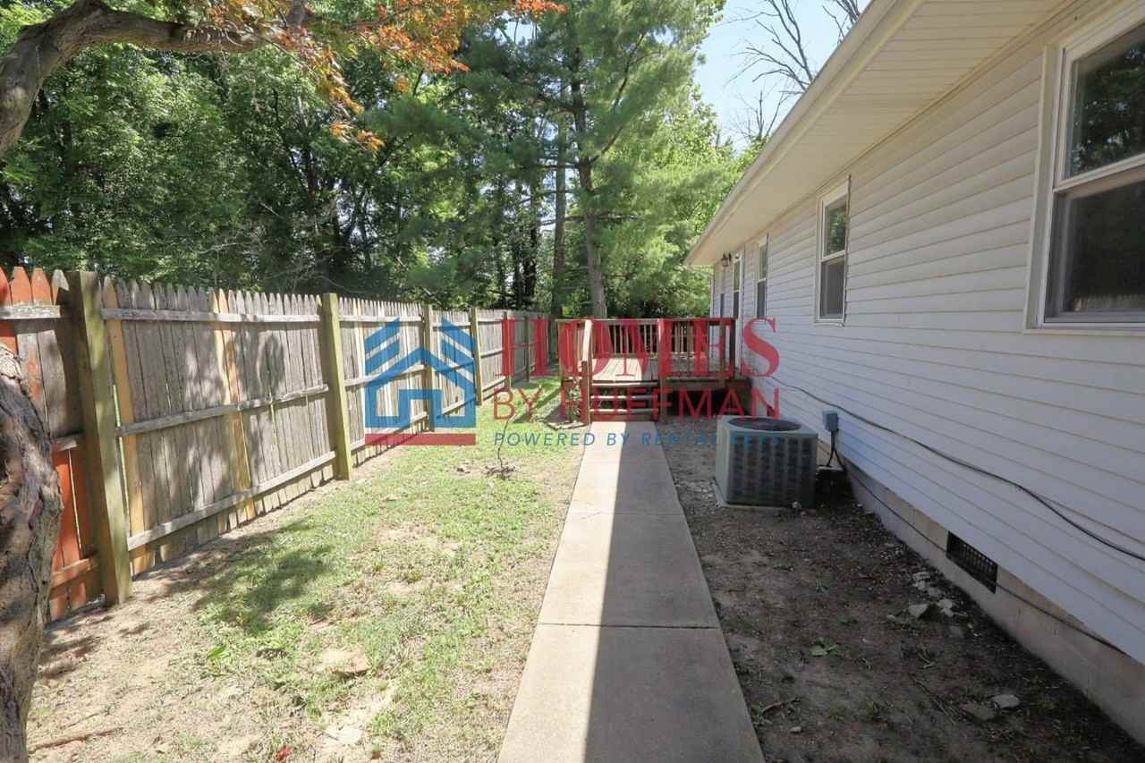 515 E Brumfield Ave - Photo 3 of 22