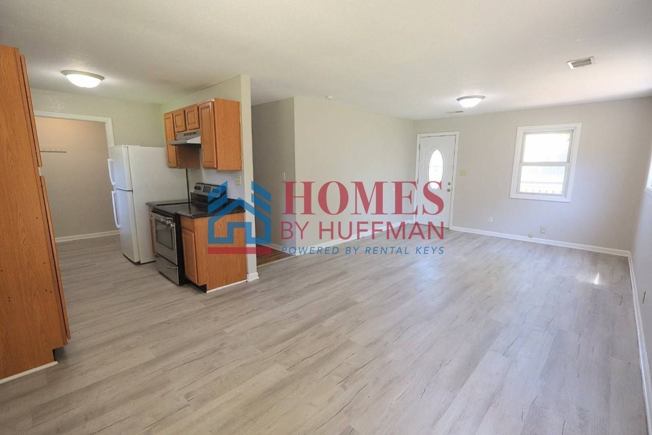 515 E Brumfield Ave - Photo 7 of 22