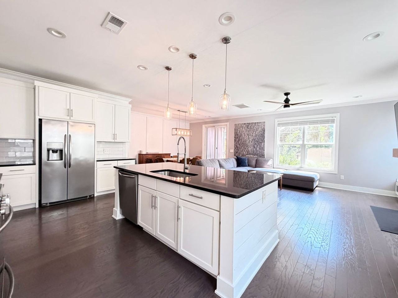 1676 Mermentau St - Photo 4 of 32