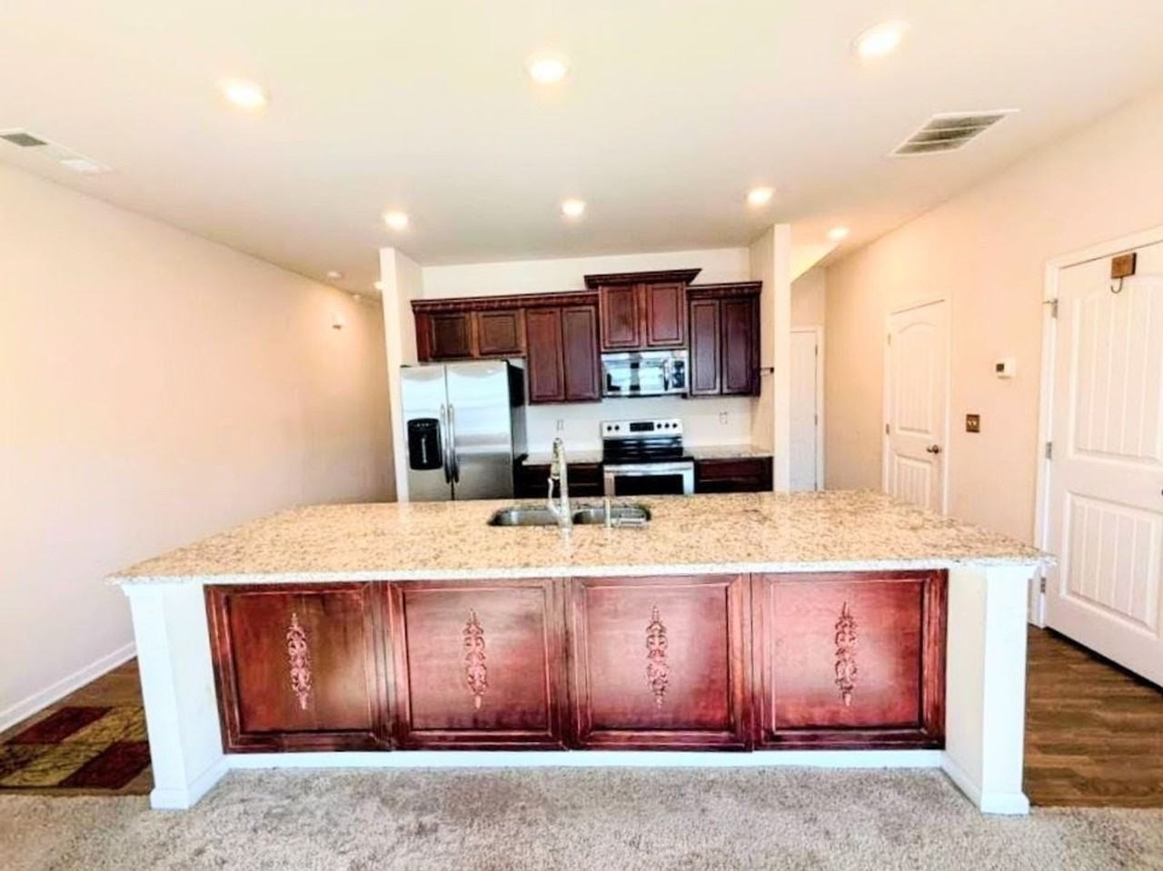 532 Ruths Dr - Photo 2 of 16