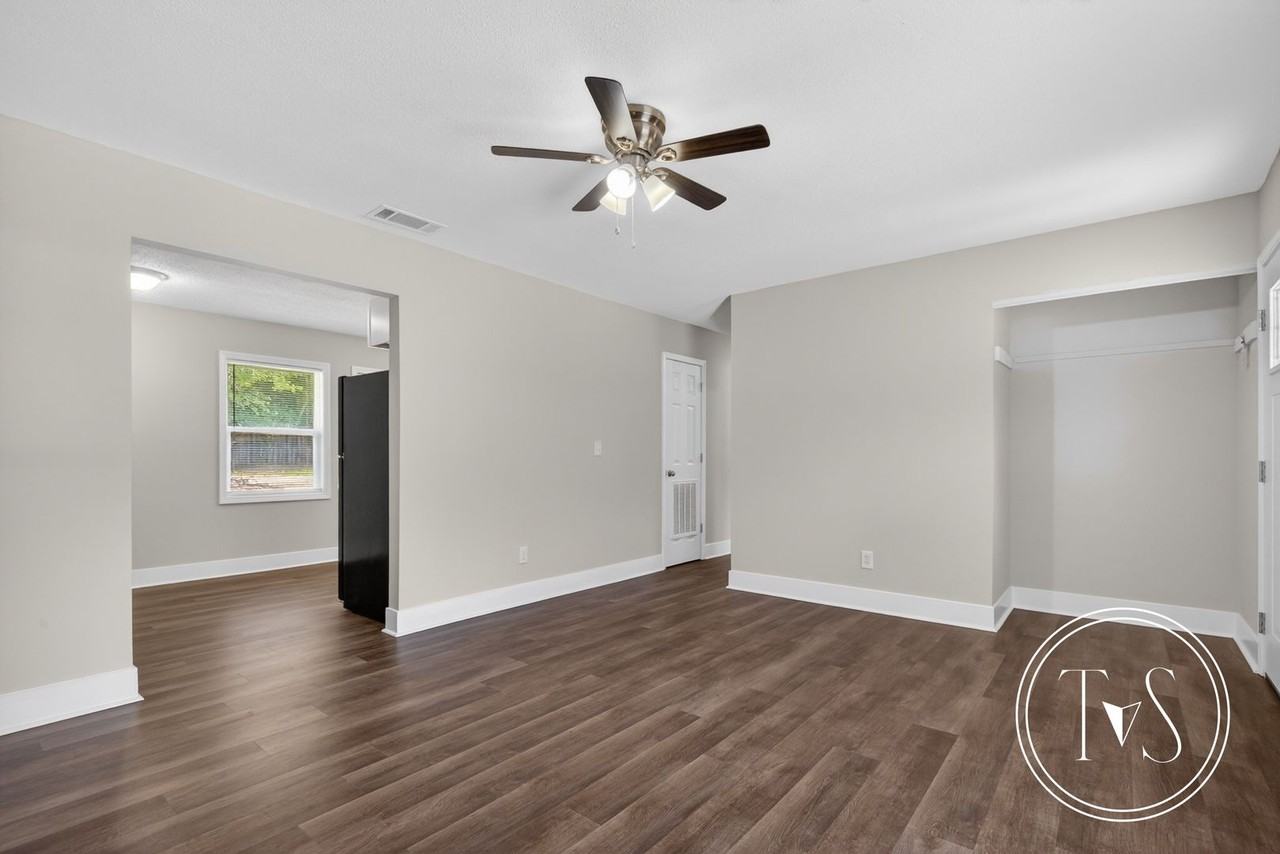 109 Elm St - Photo 6 of 28