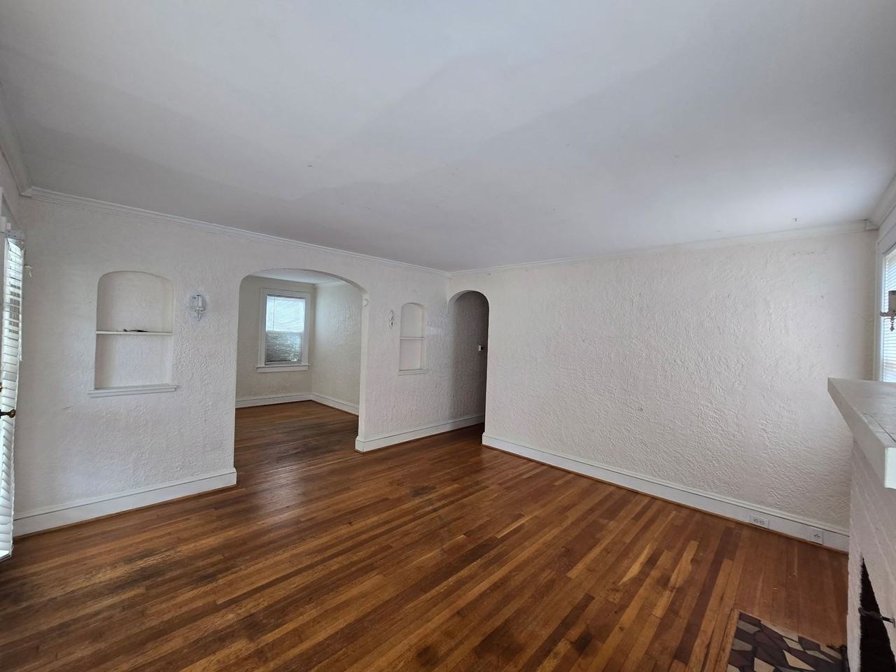 1635 E Ocean View Ave - Photo 3 of 21