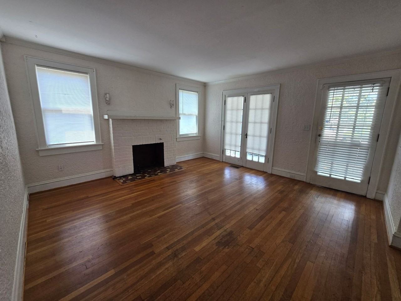 1635 E Ocean View Ave - Photo 4 of 21