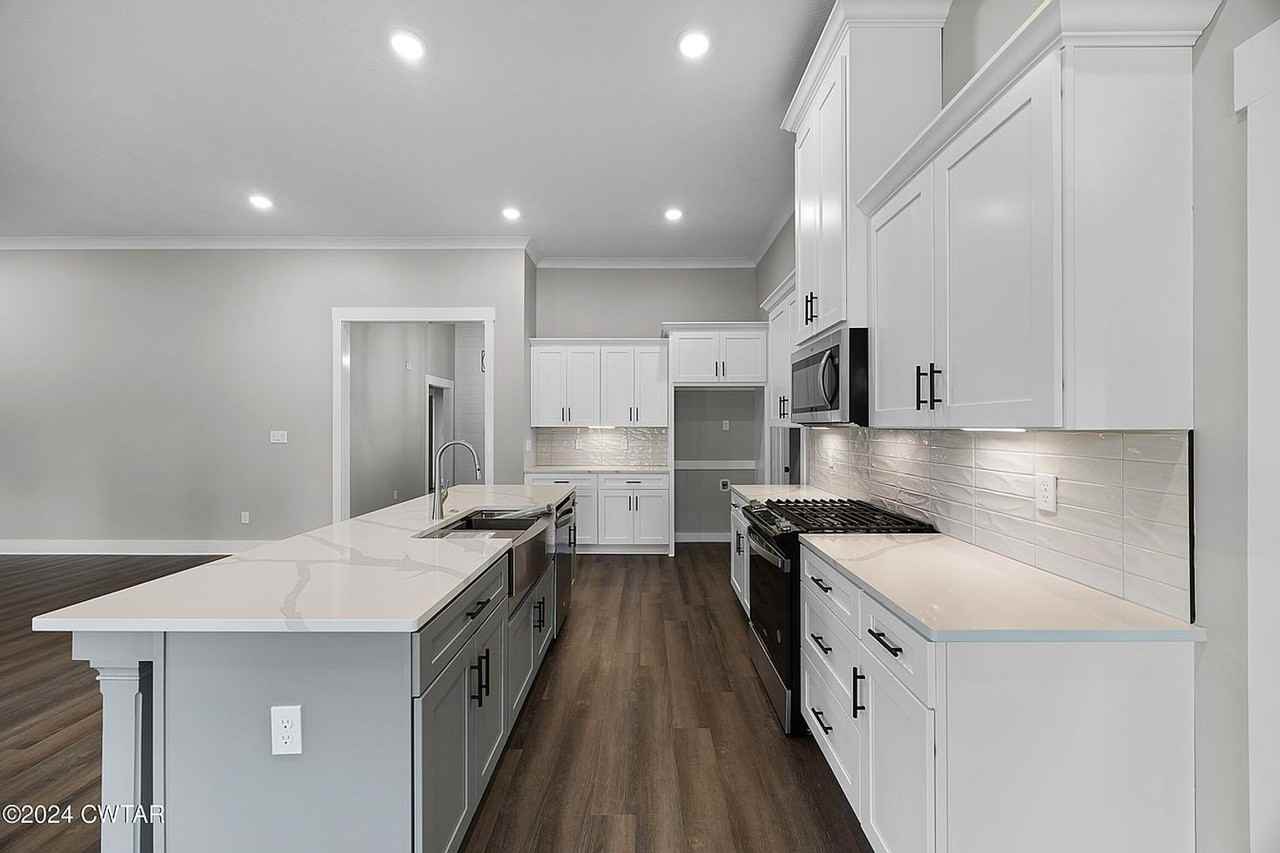65 Rockford Dr - Photo 4 of 15
