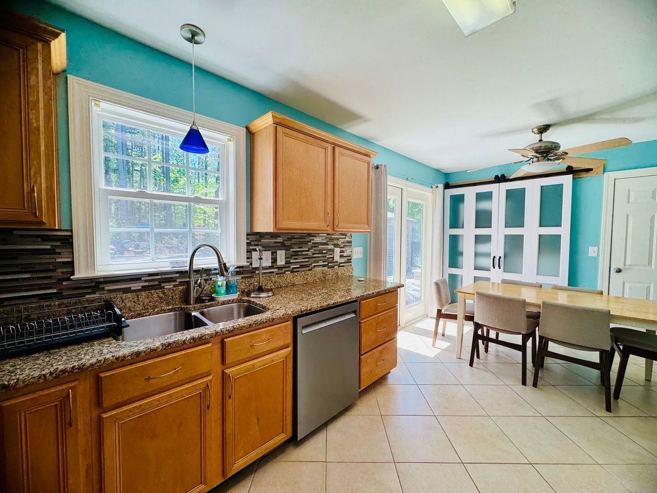 2576 Blue Dog Ct - Photo 7 of 38